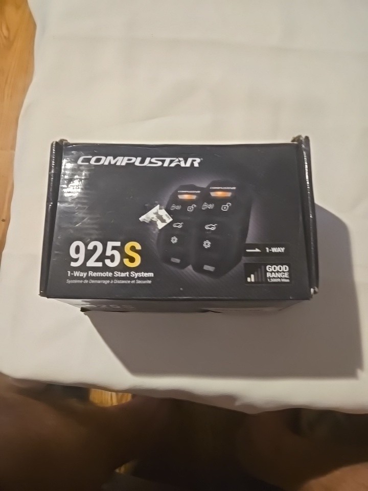 Compustar CS925S 4-Button 1 Way Remote Start System Open Box