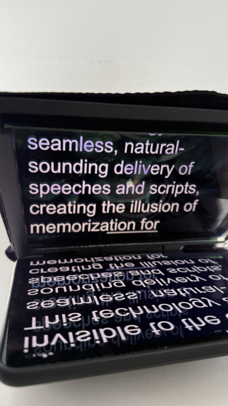 Portable Teleprompter for Professional Cameras & DSLR – Tablet Compatible