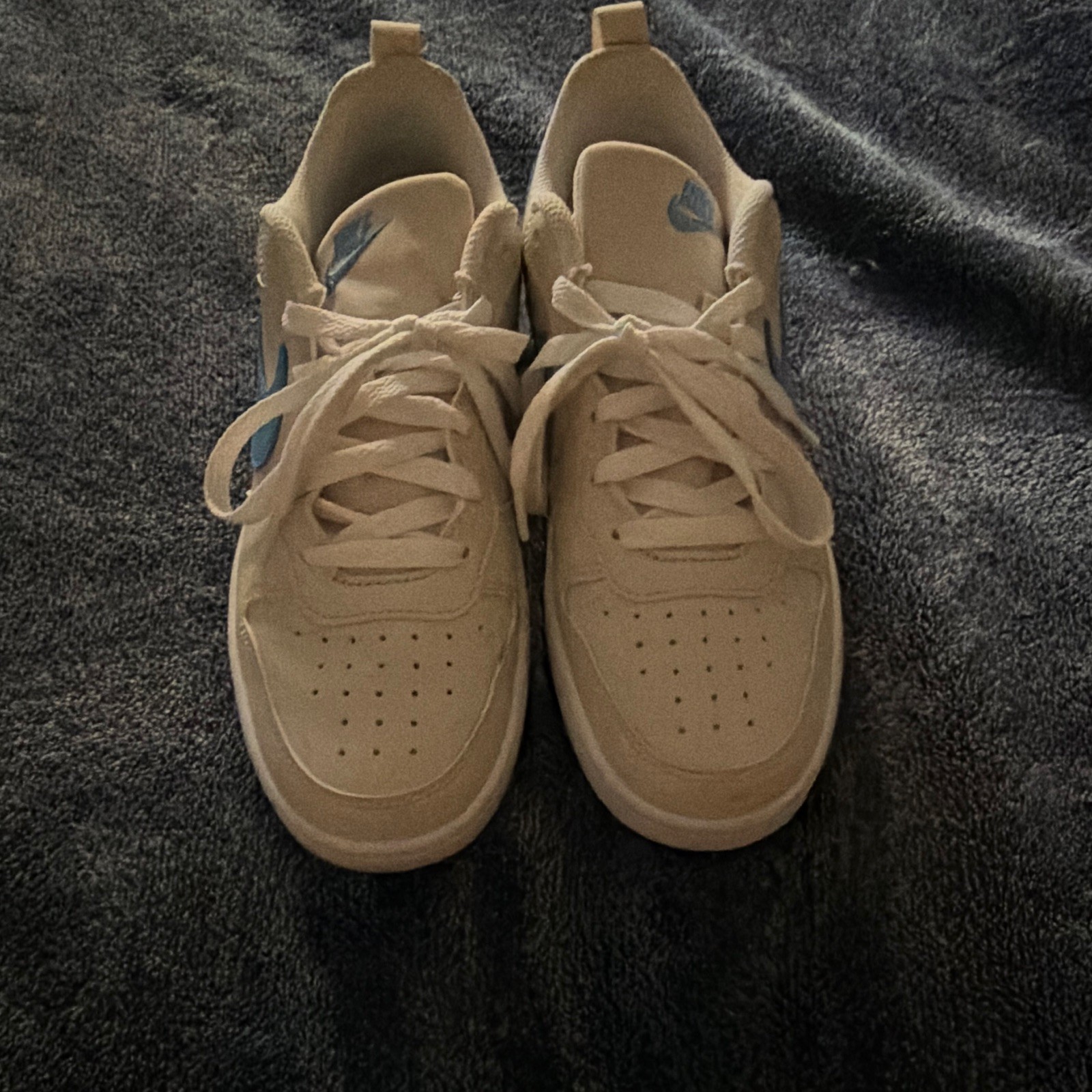 Nike Teens Low Top Lace Up Athletic Sneakers White/Blue Leather Rubber Sole