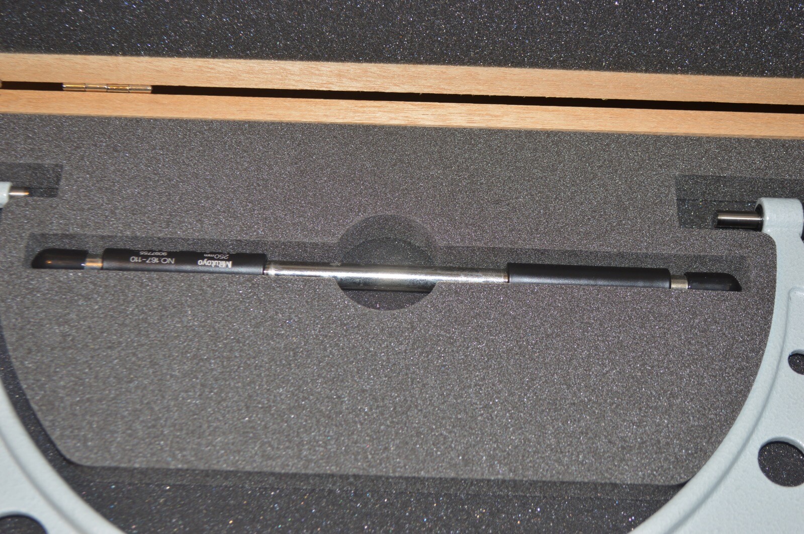 Mitutoyo Digital Micrometer 293-256-10 250-275mm