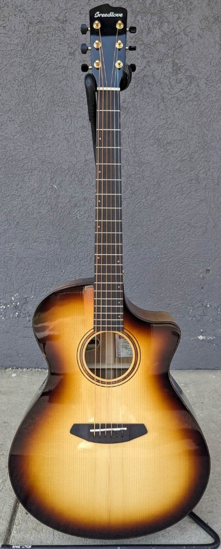 Breedlove Artista Pro Series Concerto CE Acoustic Electric Guitar, Burnt Amber