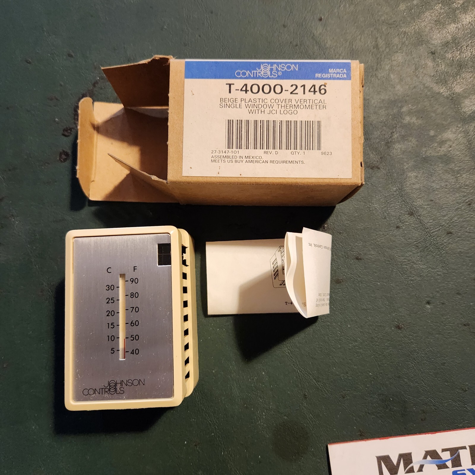 JOHNSON CONTROLS T-4000-2146 BEIGE COVER W/ THERMOMETER VERTICAL