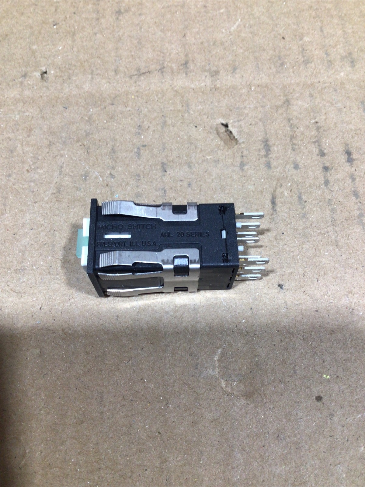 Micro Switch AML 20 Series 1438 L173 NOS