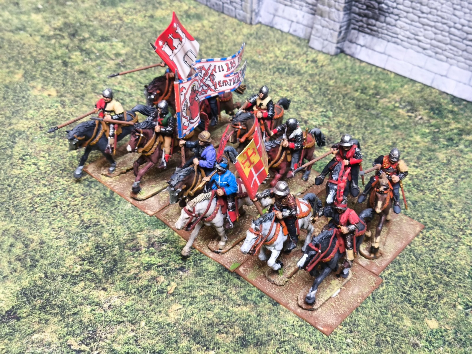 28mm  - Medieval Cavalry Unit #1 - Plastic  / state of art pro painted