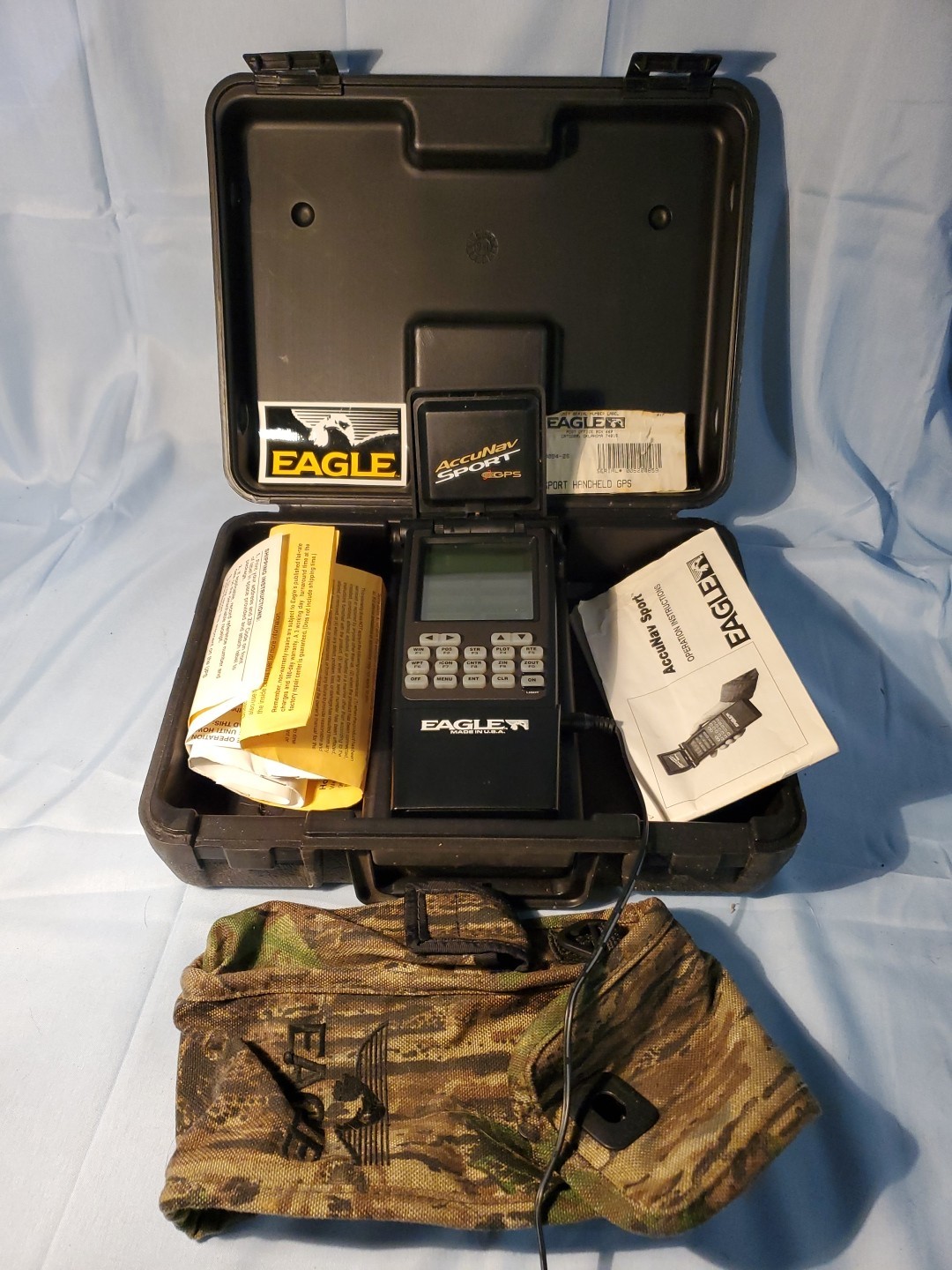 VTG GPS Eagle AccuNav Sport Portable GPS W Case Bag Paperwork Charger- WORKING