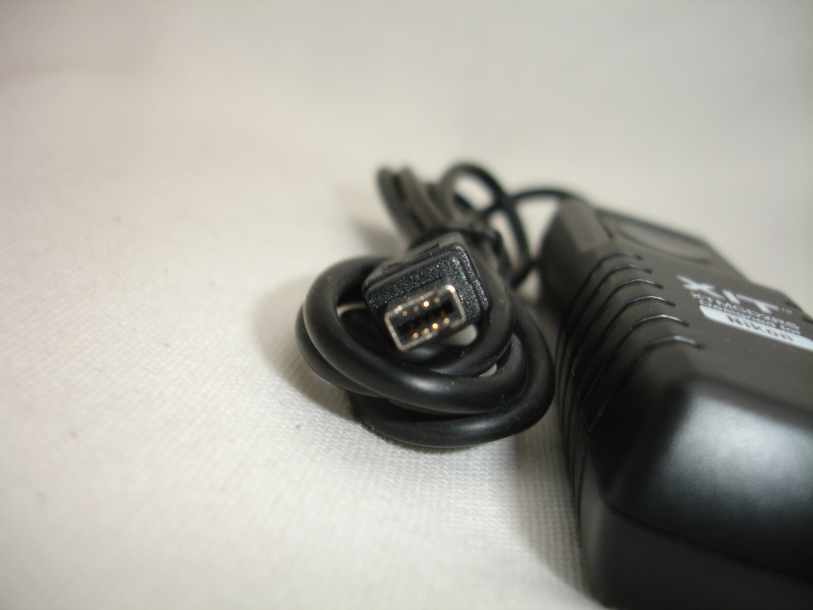 Xit XTMCD2RS Wired Remote Control for Nikon D3200+ (Black)