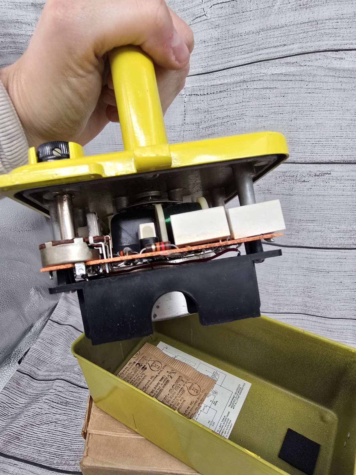 Non-Working, Lionel CD V-700 Model 6b Geiger Counter