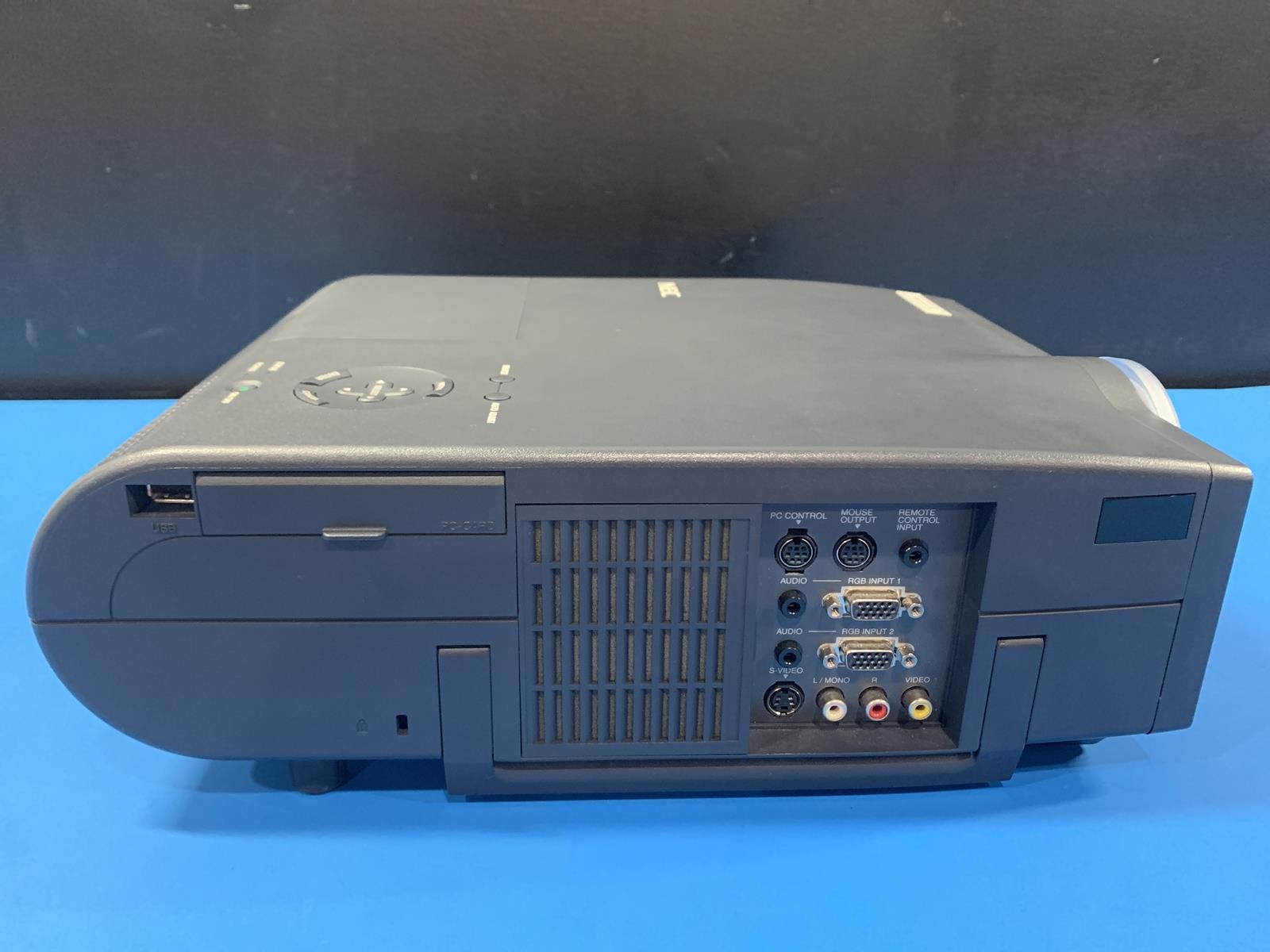 NEC MultiSync MT1040 LCD Projector W/ Power Cord Lamp Hours 977