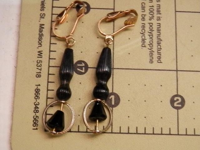 Pretty Vintage 1950 Black Plastic Dangle Earrings 751my
