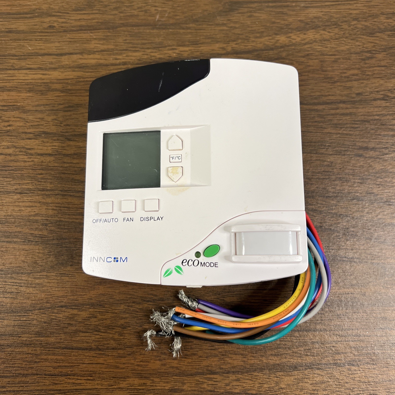 Honeywell INNCOM Digital Thermostat W/ Eco Mode Button - Model PN9565
