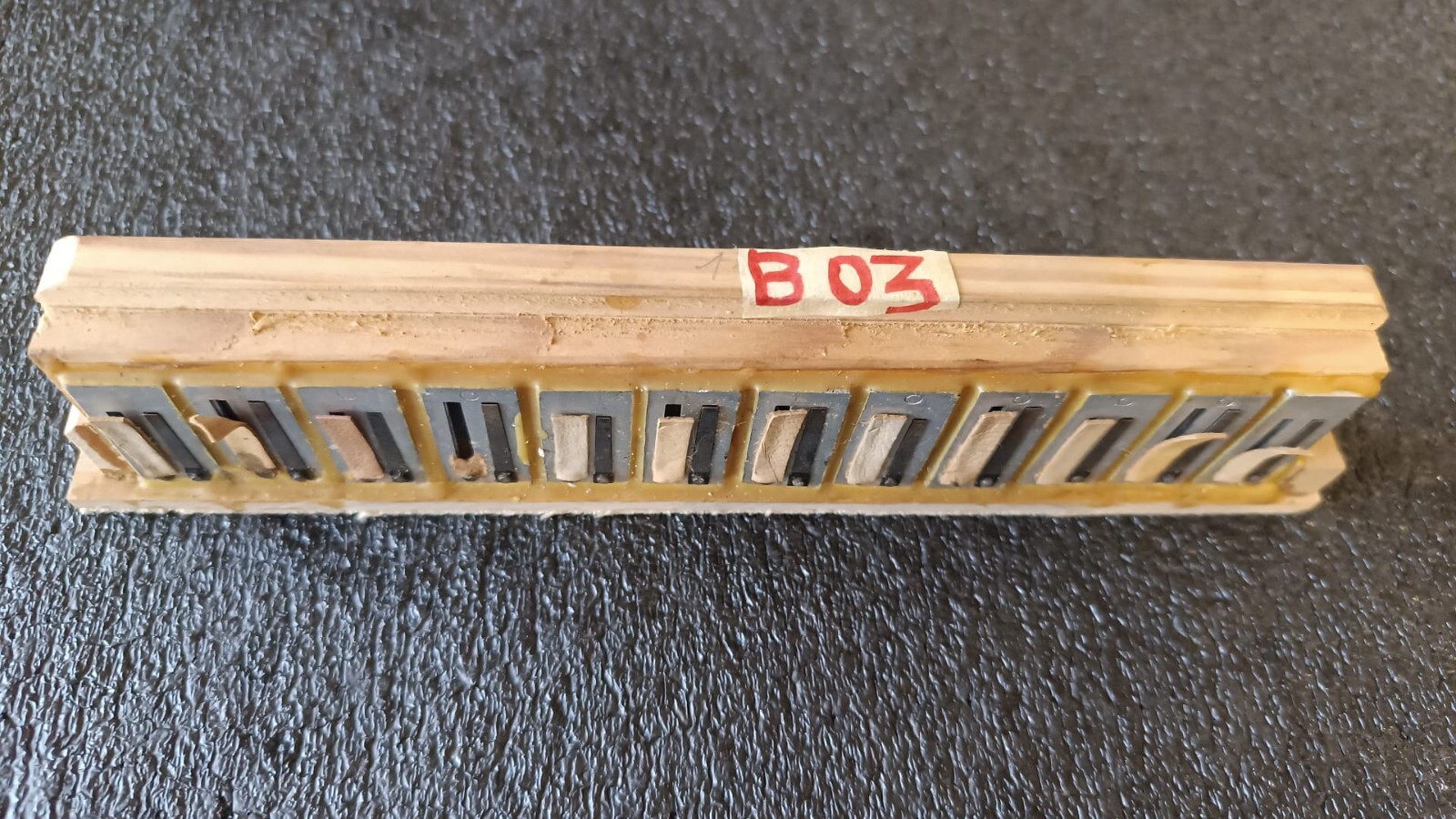 VINTAGE ACCORDION DISASSEMBLED BASS BASE. (see photos and videos)