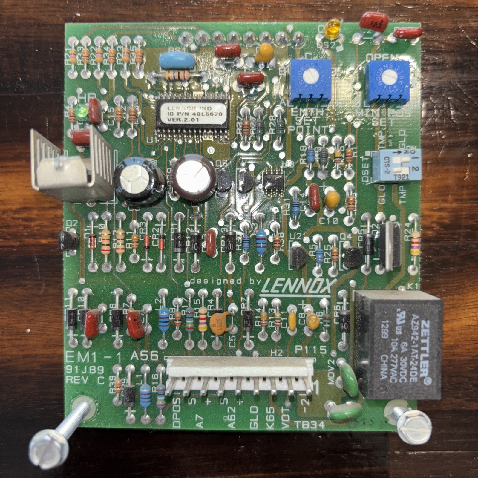 Lennox  49L5670  Lennox RTU  OEM   control  Board