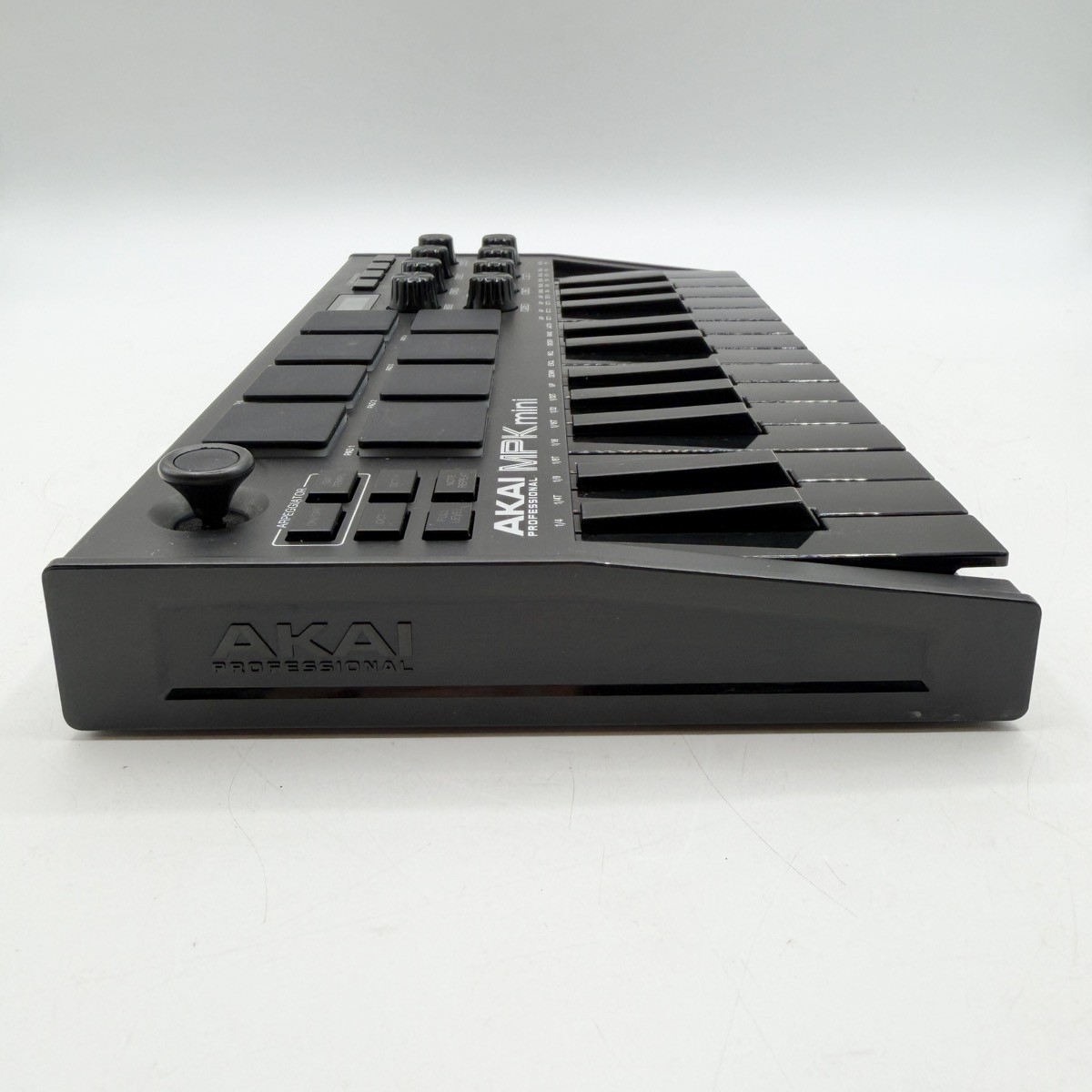 Akai Professional MPK Mini Compact Keyboard Pad Controller Black (CP1022431)
