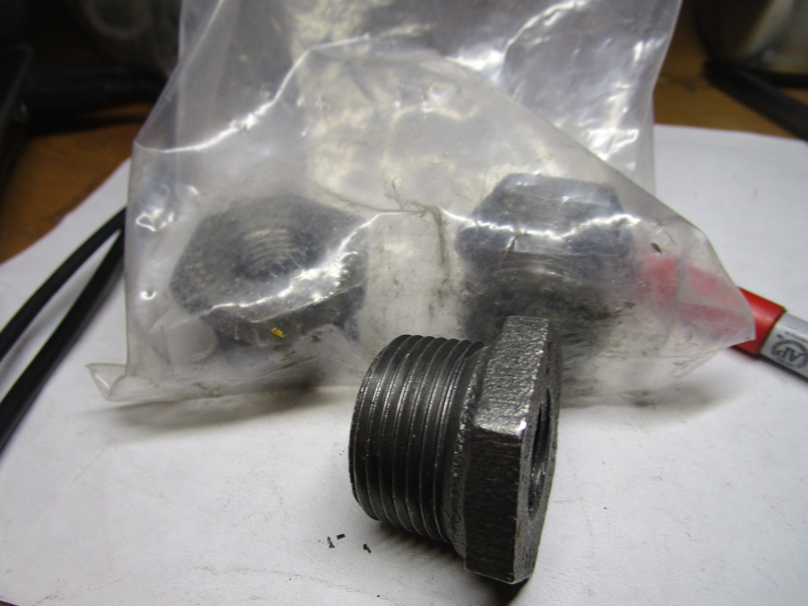 1" M-NPT x 1/2" F-NPT 150 lb Black Malleable Iron Hex Bushing QTY 3