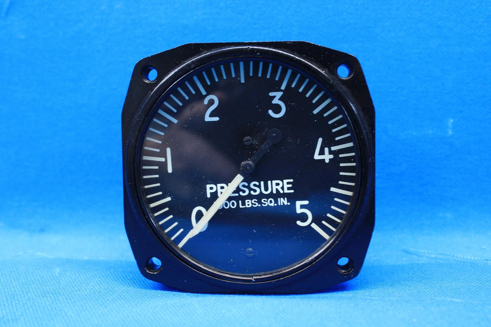 Overhauled United Instr. Hydraulic  Pressure Gauge P/N: AW-2-3/4-34-G (24185)