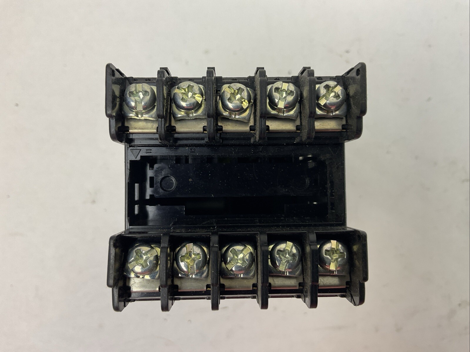 OMRON E5CZ-Q2MT TEMERATURE CONTROLLER