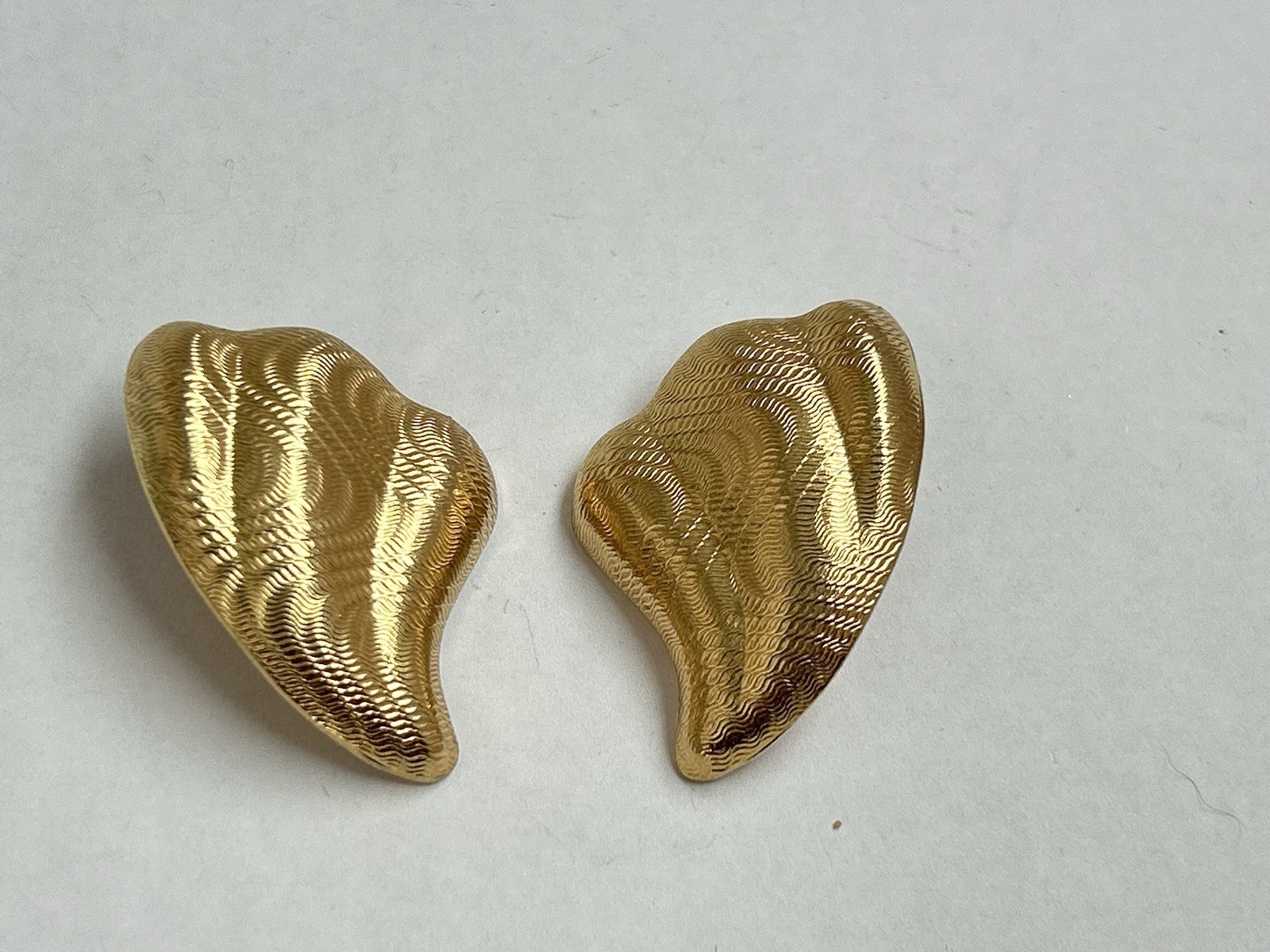 Vintage Earrings Pierced Unbranded 1.5 Inch Goldtone Beautiful 1970-1980 E3