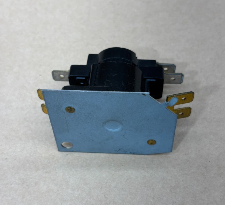 Armstrong Air Conditioning 37883B001 Relay Sequencer