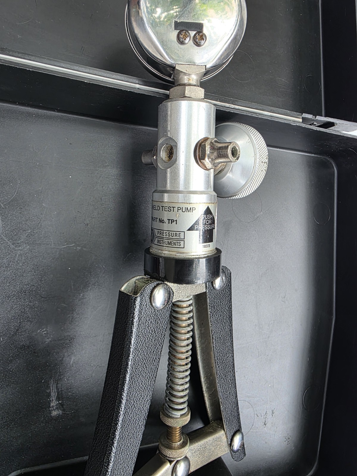 Si Instruments TP1 Pressure Calibrator Pump