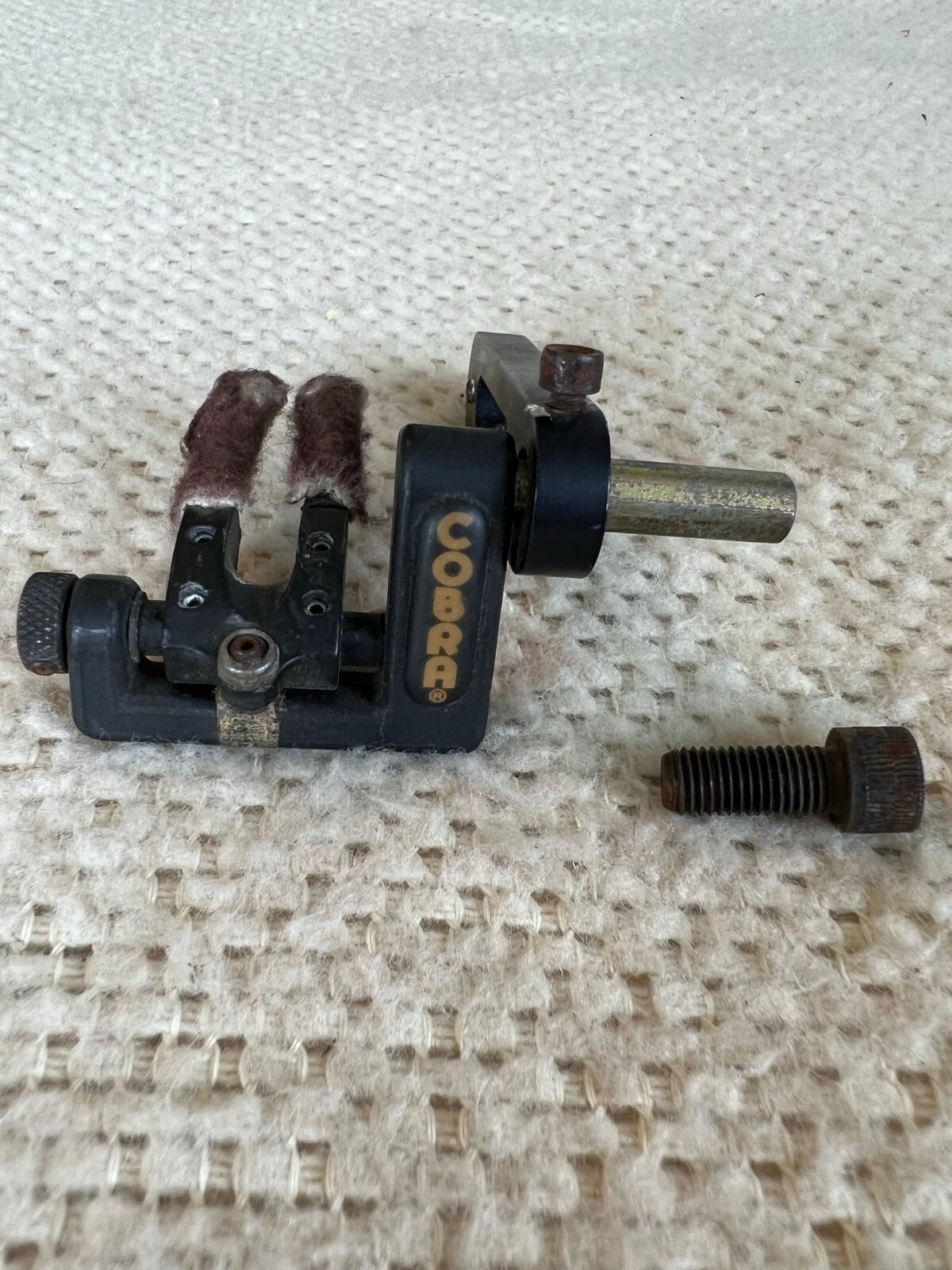 Cobra Dual Prong Flipper Rest