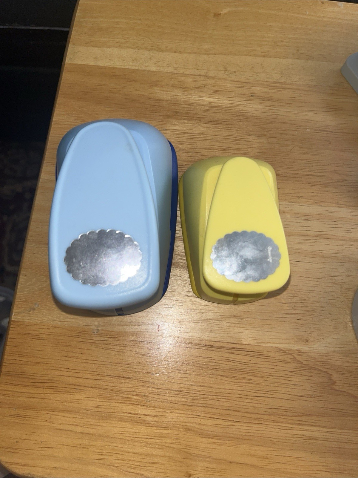 Lot Of 2 Marvy Uchida Giga Clever Lever Scalloped Oval Craft Punch Set Diecut
