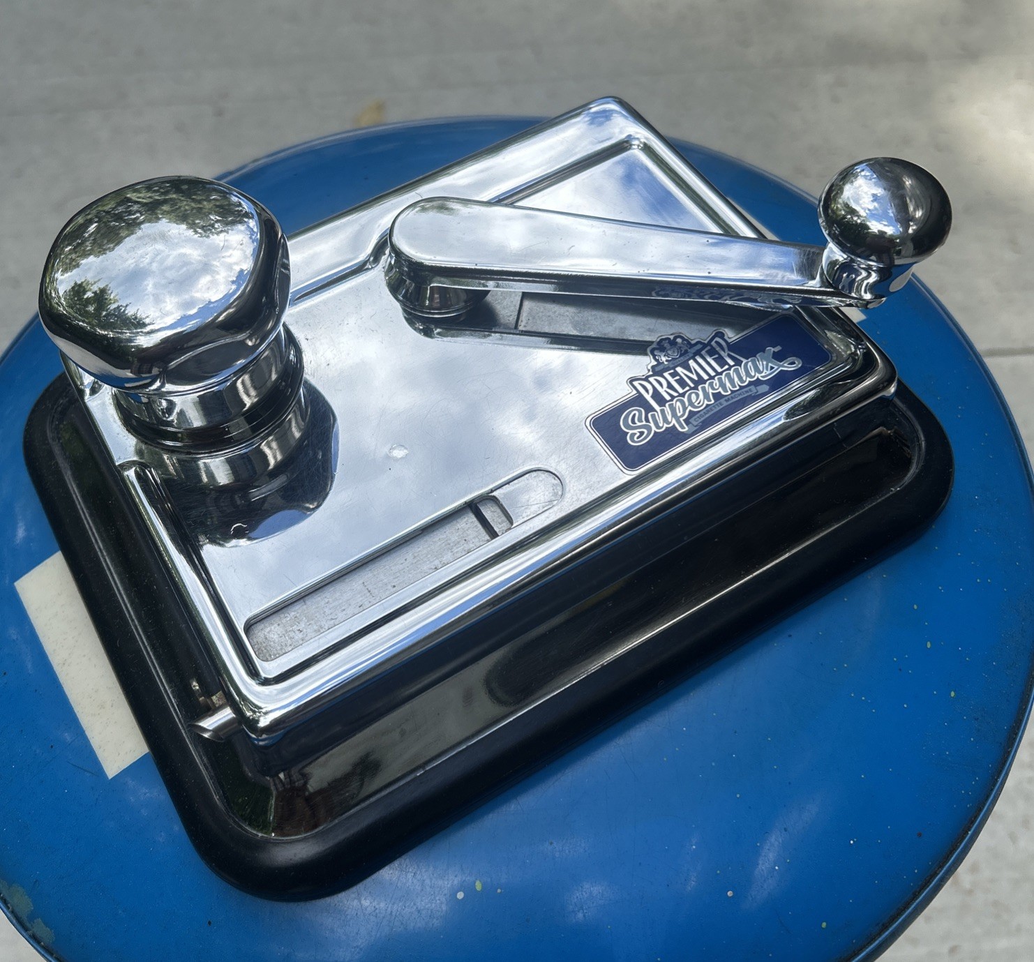 Premier Supermax Cigarette Machine Chrome With Anti Skid Back..