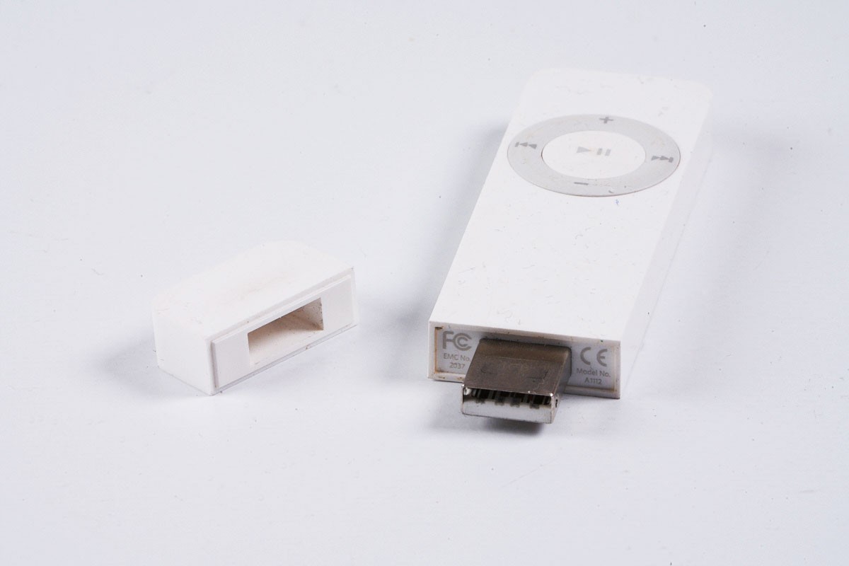 Apple iPod Shuffle 1st Gen, White, 1GB, Tested and Working!!
