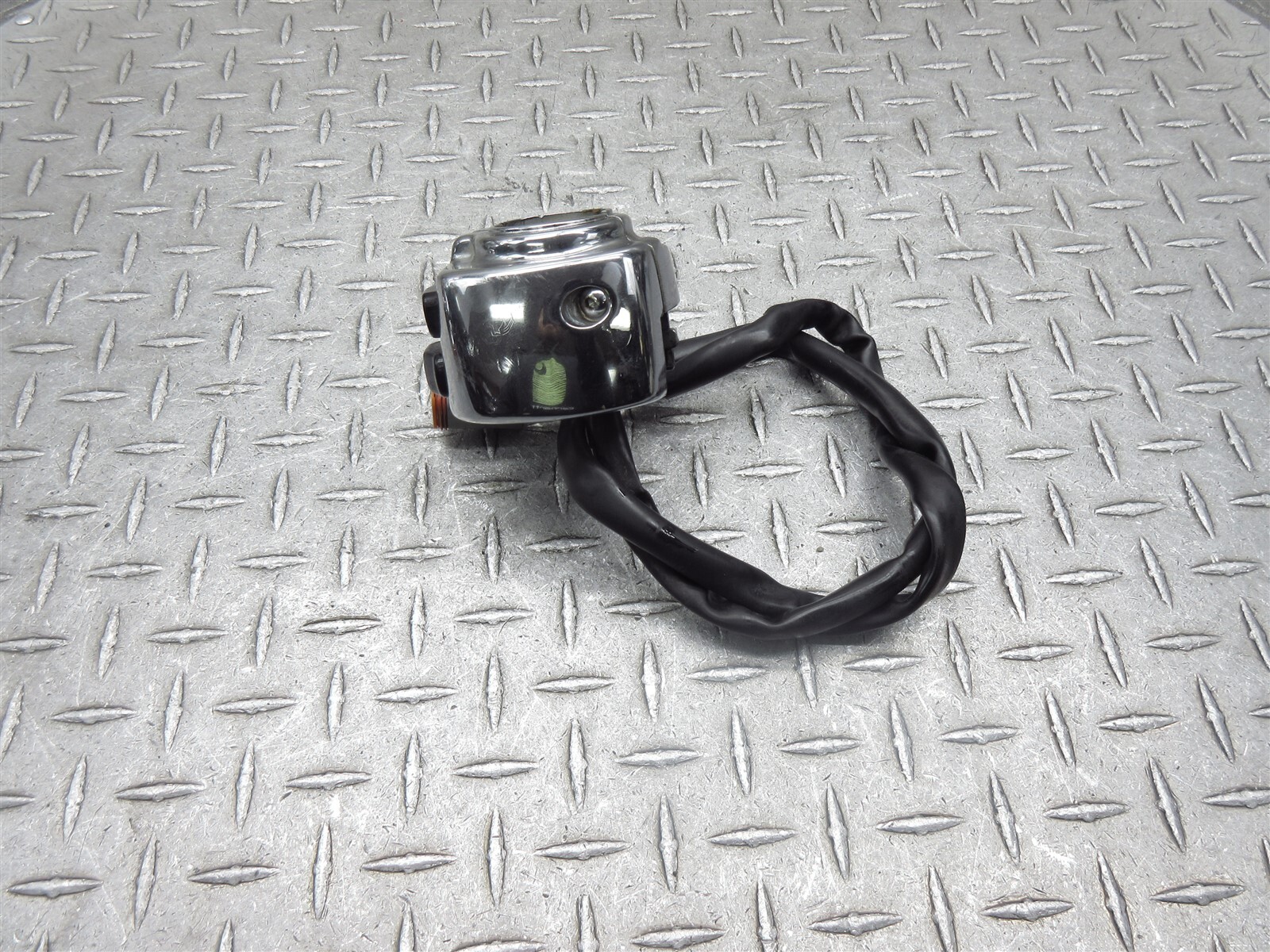 2000 Harley Davidson Softail Deuce FXSTD Left Switch Control Signal Light Horn