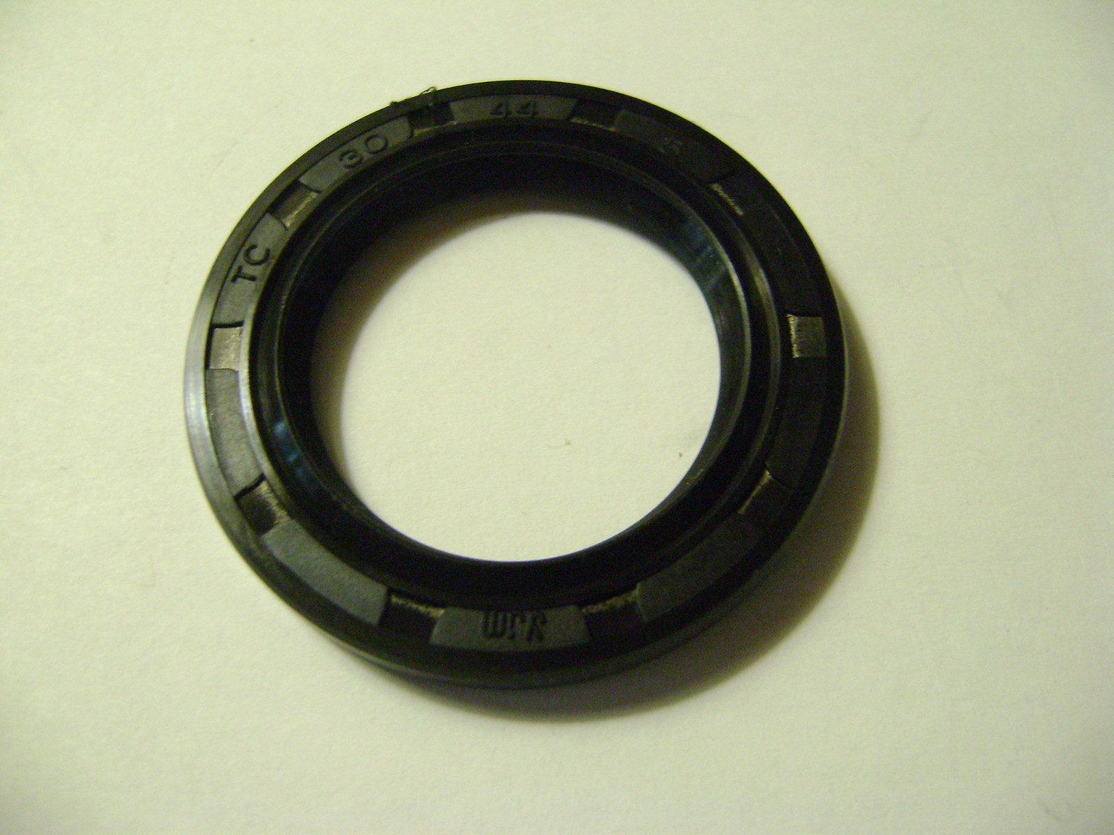 NEW TC 30X44X5 DOUBLE LIPS METRIC OIL / DUST SEAL AB304403 30mm X 44mm X 5mm