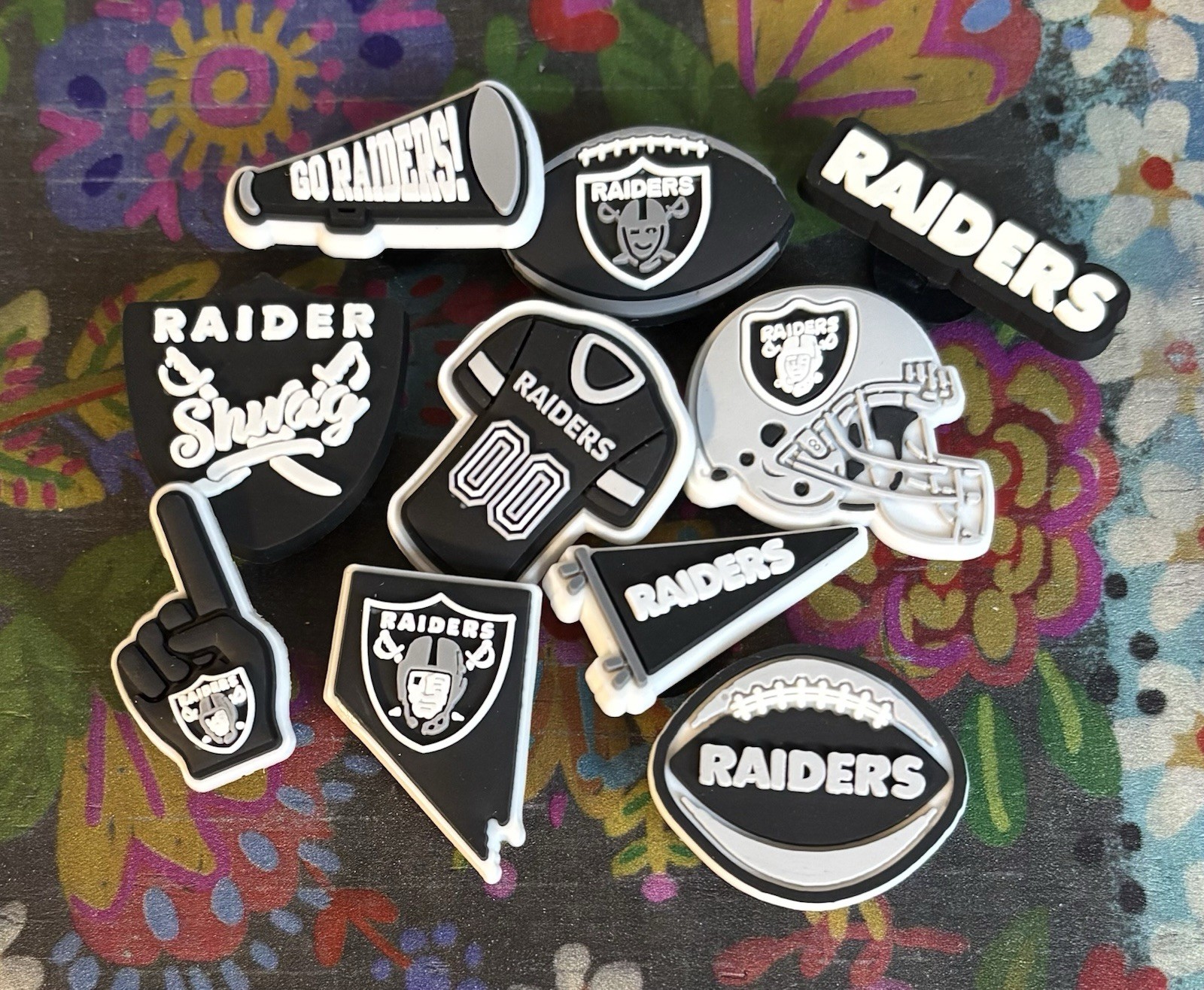 10 Piece LAS VEGAS Football Team Shoe Charms Shoe Decorations NEW