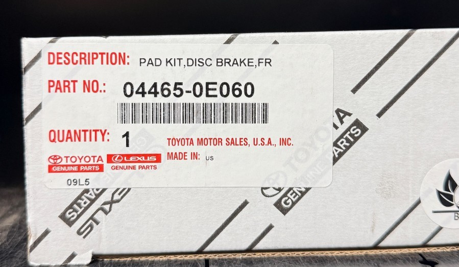 LEXUS/TOYOTA FRONT BRAKE PADS 04465-0E060