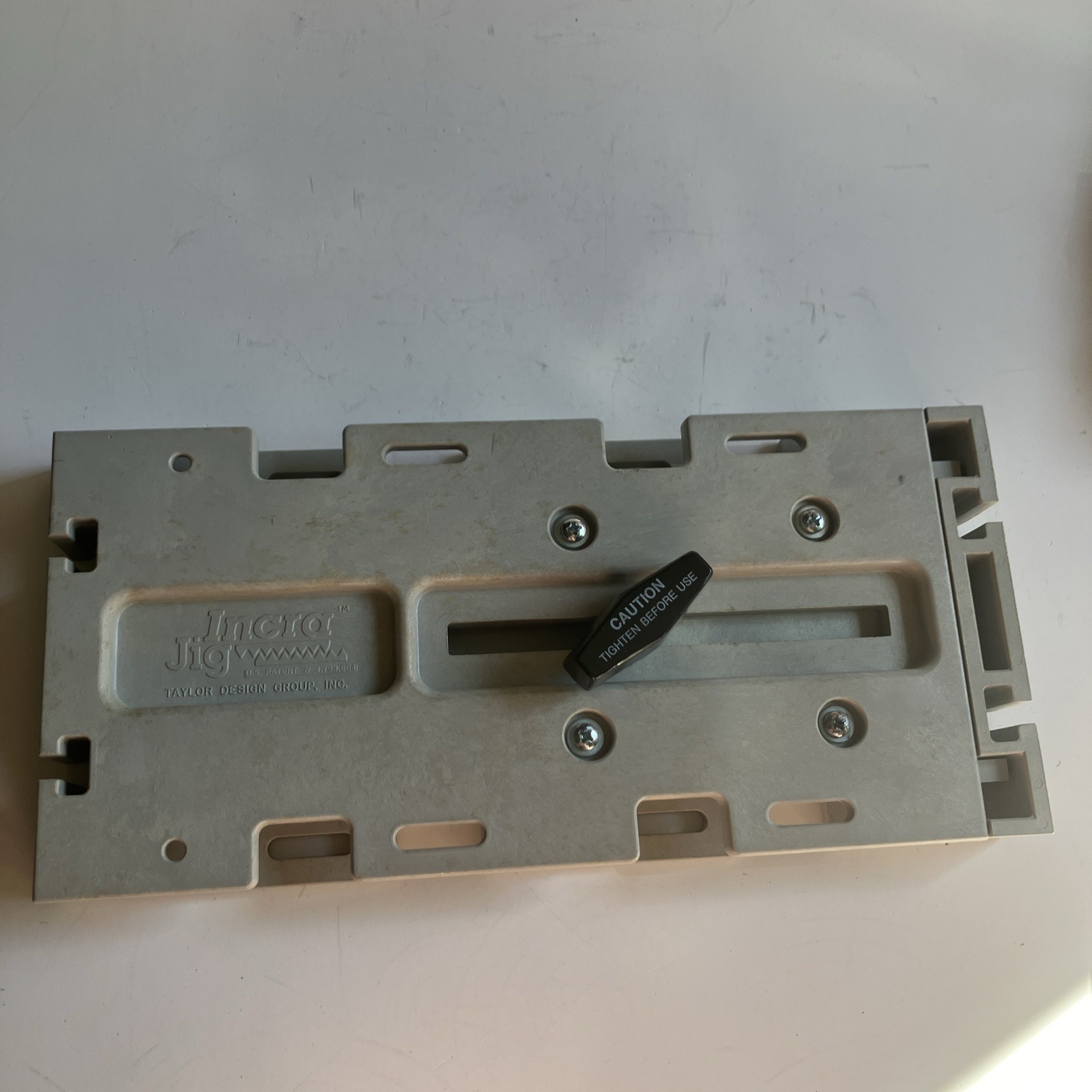 Incra Jig Universal Precision Positioning Jig | No Extra Hardware