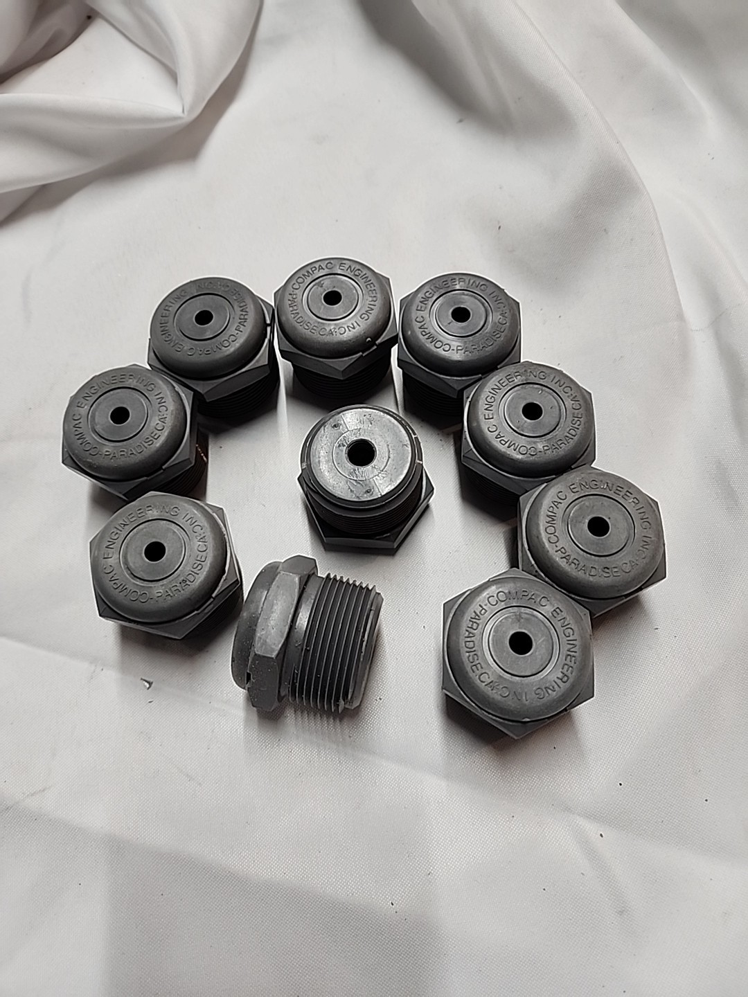 10 Pcs. COMPAC ENGINEERING 10-793-R Float Switch Housing NEW Single Hole 1¼" NPT