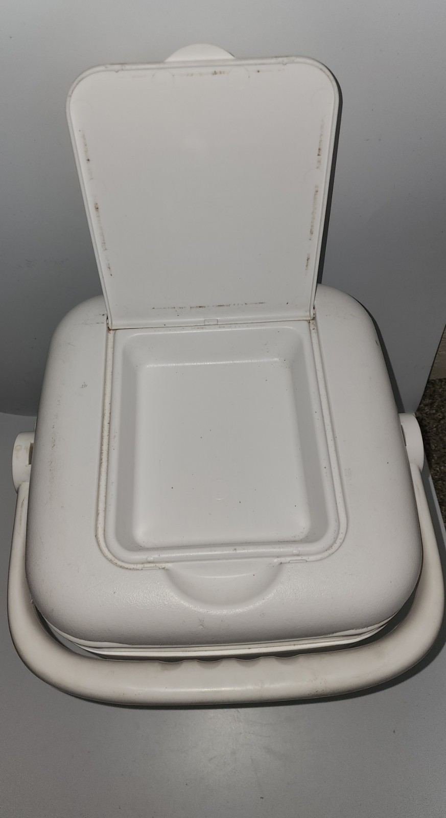 Igloo Ice Cube 12 Quart 14 Can Plastic Cooler With Top Compartment and Handle