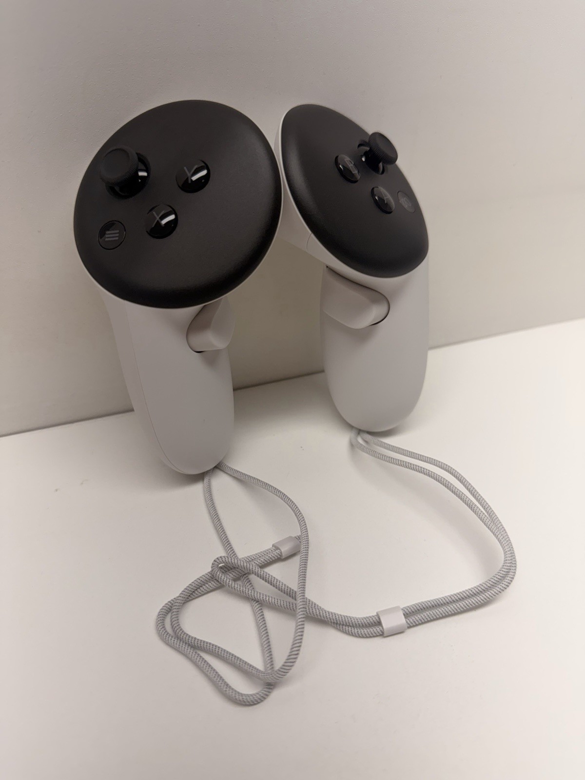 Meta Quest 3/3s Controllers Left and Right Pair (MINT Condition) Free Shipping