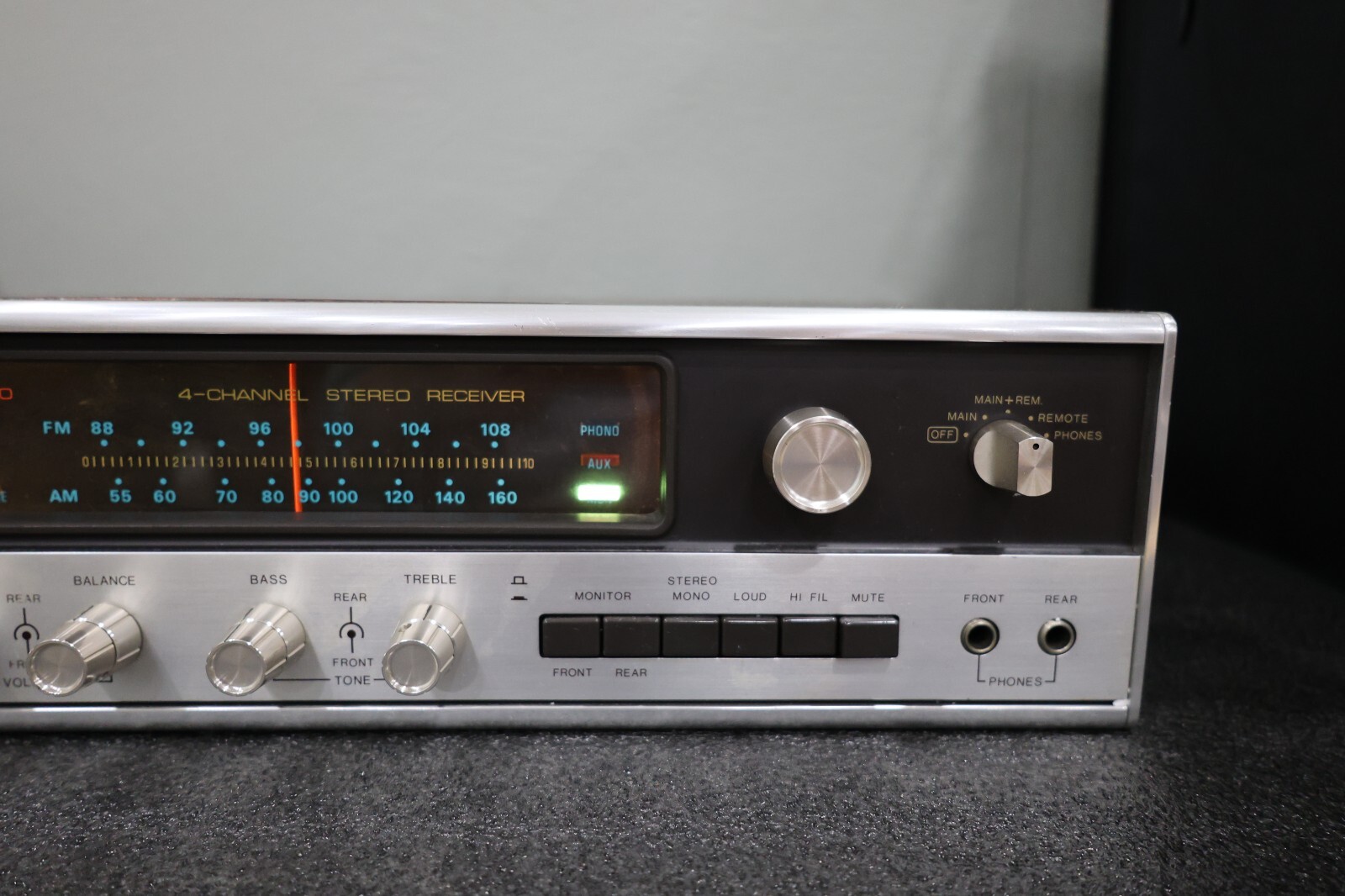 Lafayette Stereo Receiver Model LR-440 LIGHTS UP- Working