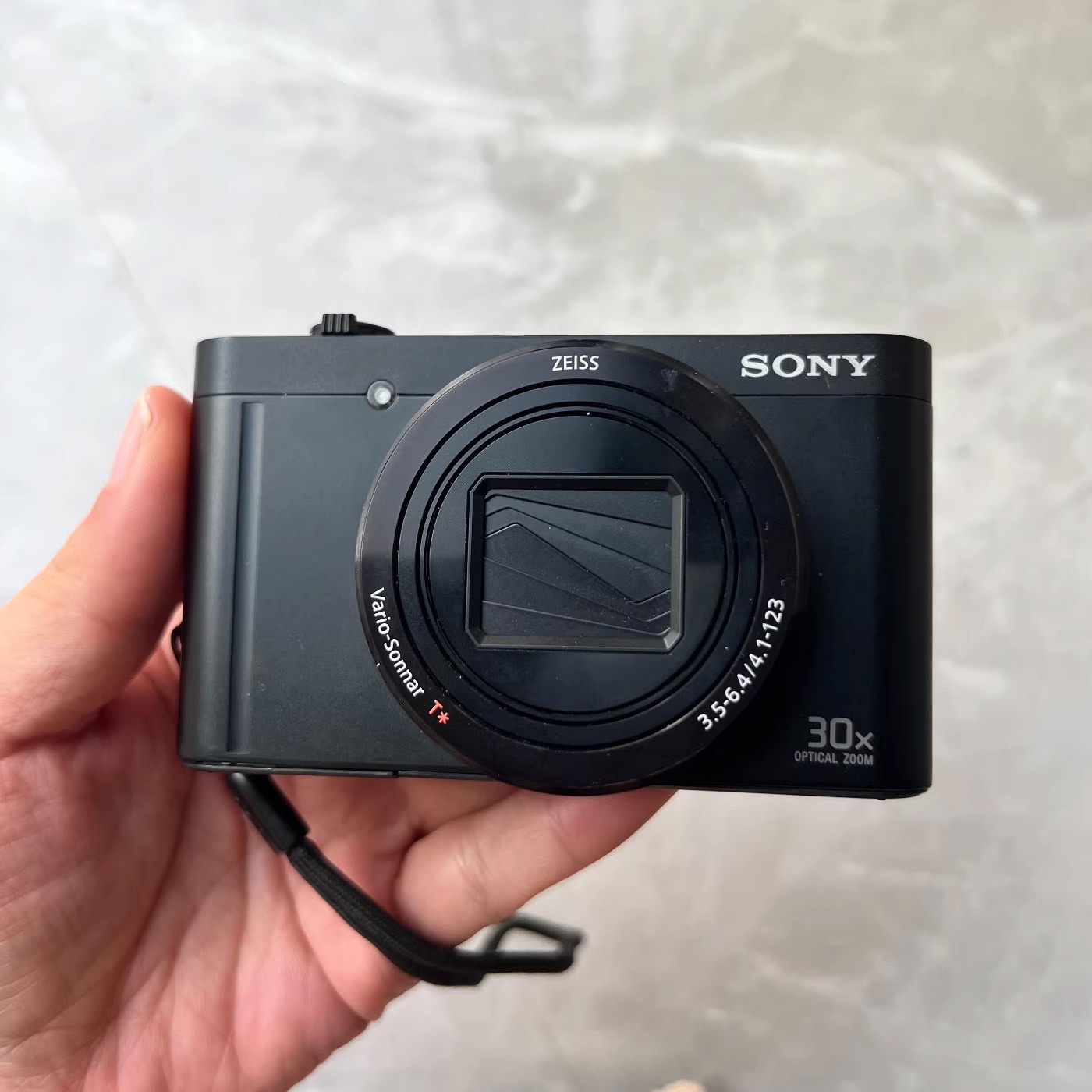 Sony DSC-WX500 18.2MP Camera 30X Zoom Cyber-Shot English Menu Portable
