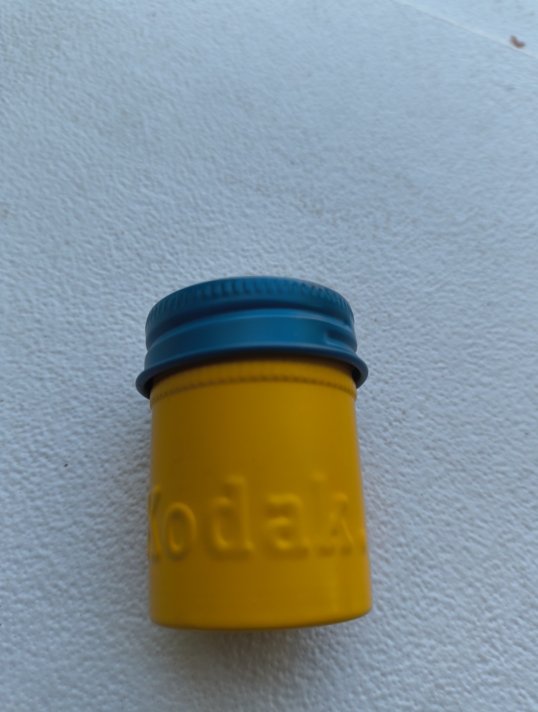 VTG Kodak Empty EMBOSSED Metal Film Canisters Yellow &Blue From Eltachchrome-X
