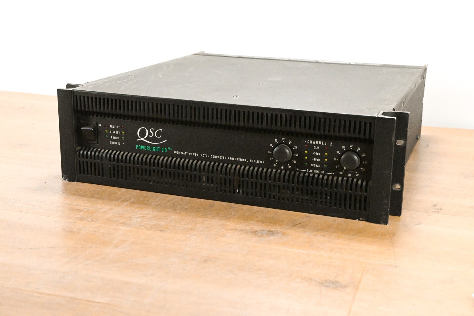 QSC PowerLight 9.0 PFC Power Factor Corrected 2-Channel Power Amplifier CG011SZ