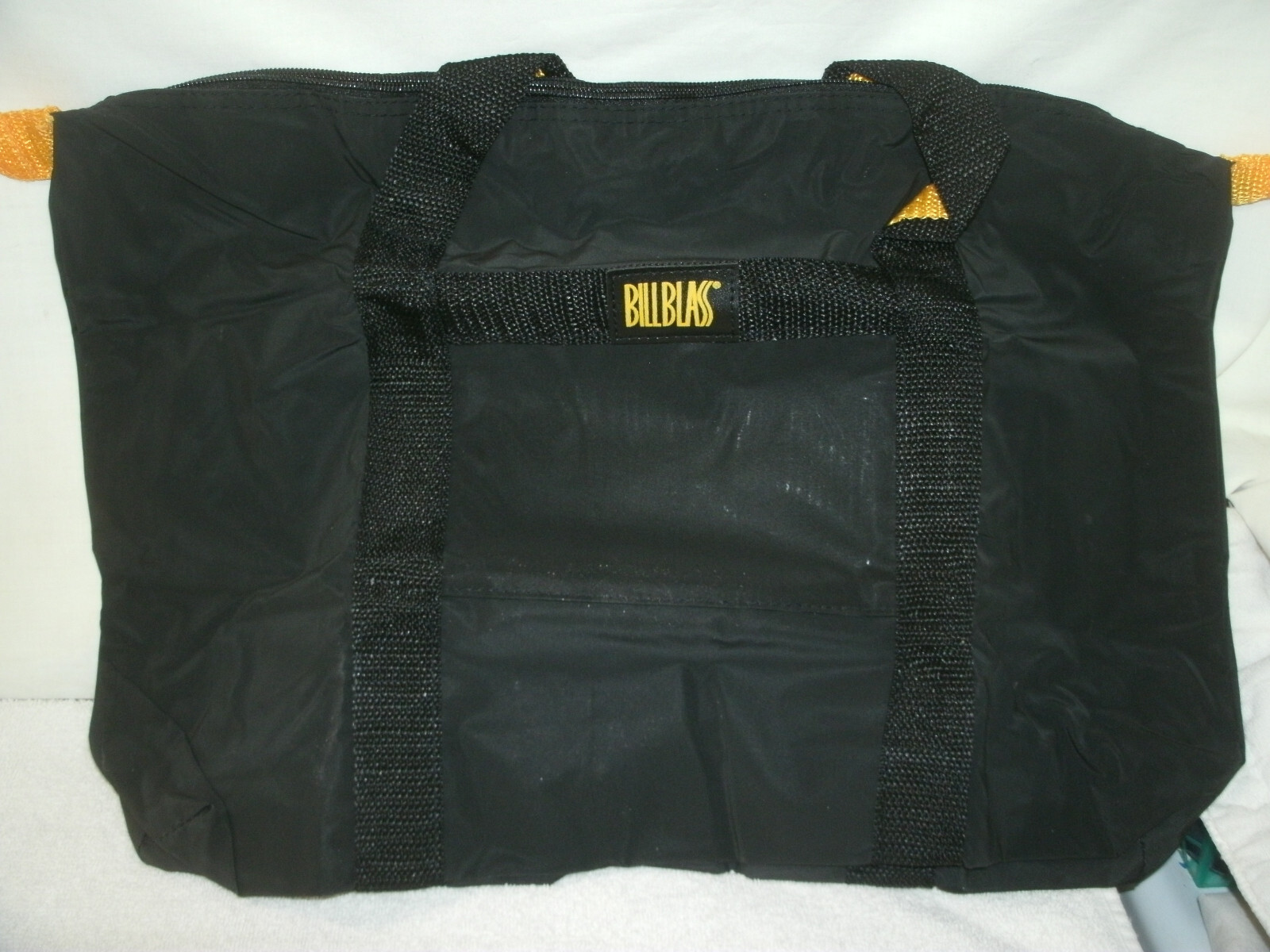 BILL BLASS-- Black Nylon Travel Gym Tote Carry Sport Bag---NIB--UNUSED