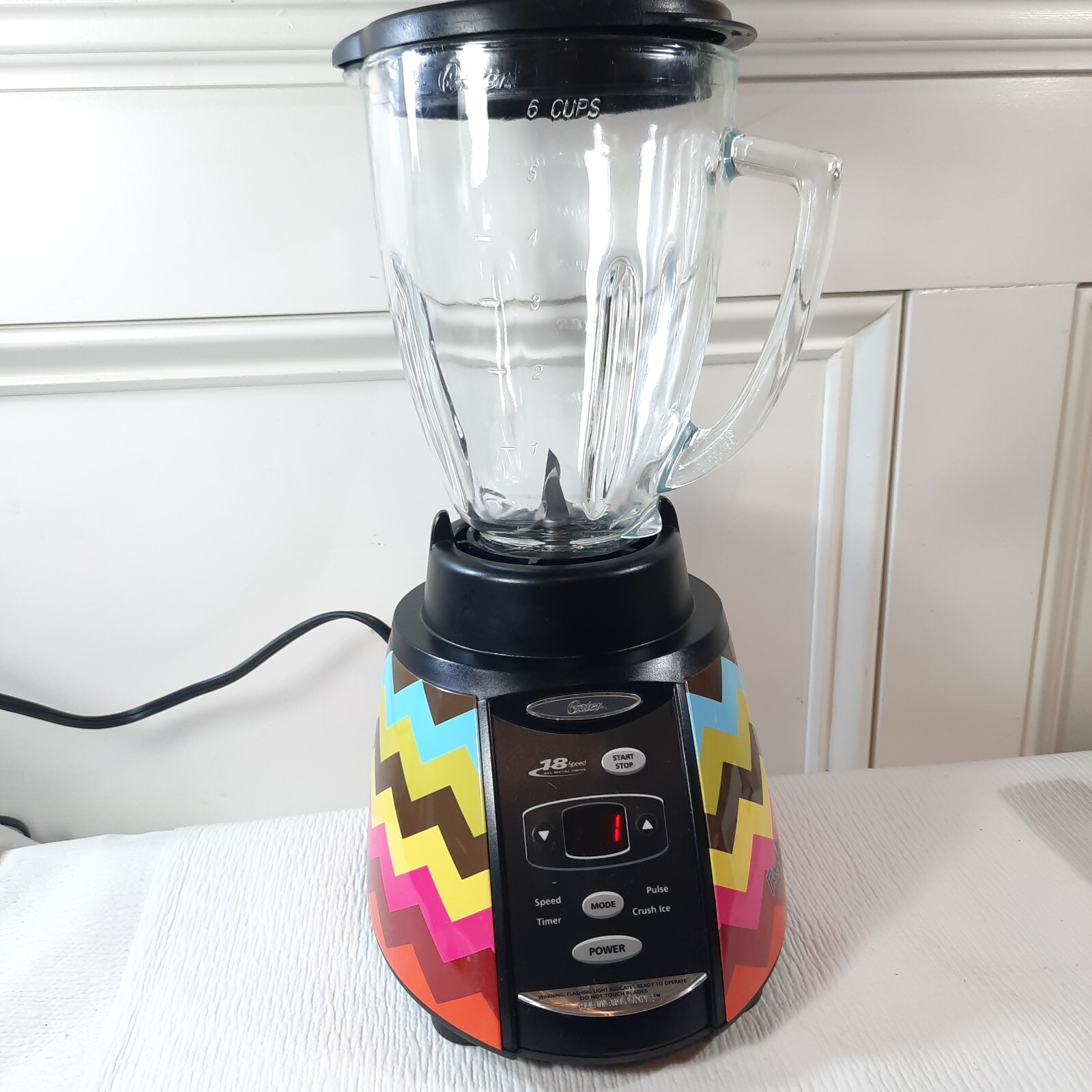 Oster French Bull 18-Speed Blender chevron rainbow zigzag BCSG18 glass pitcher