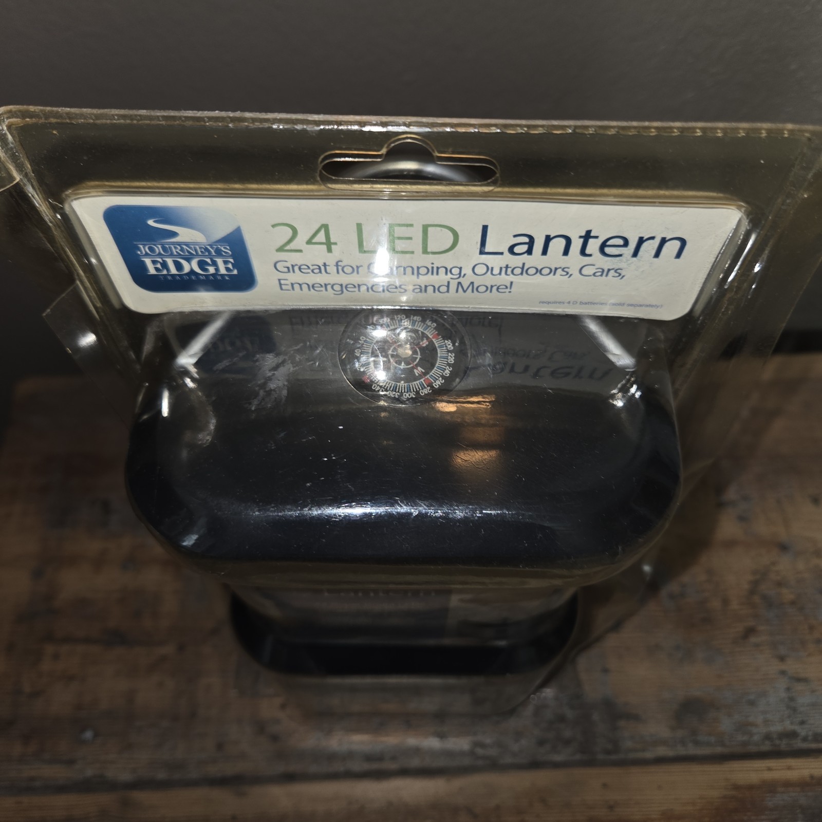 Journey's Edge 24 LED Triangular Camping Lantern Light w Compass & Hanger New