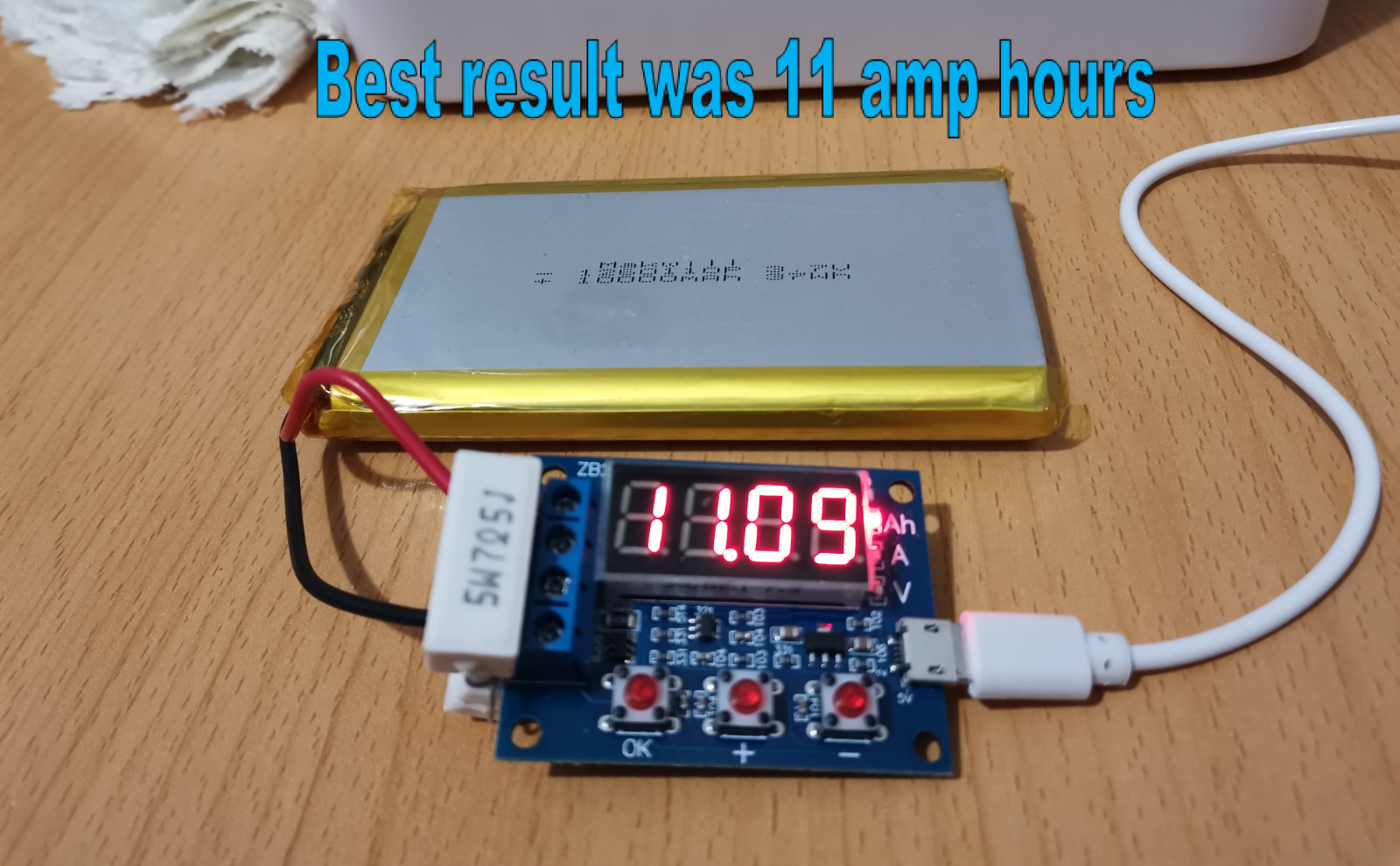 MakWill 3.7 V 10000 mAh Lithium Polymer Rechargeable Battery 36-37 Wh