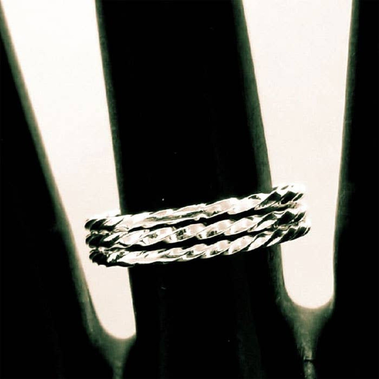 Roma Twist Silver Artisan Band Stackable Ring 7.5