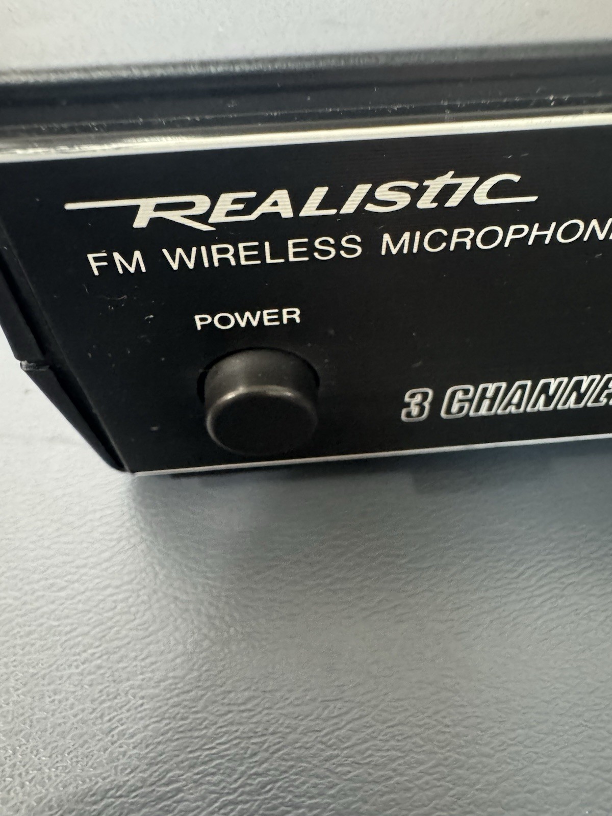 Realistic FM Wireless Three Channel Microphone System Model 32-1228