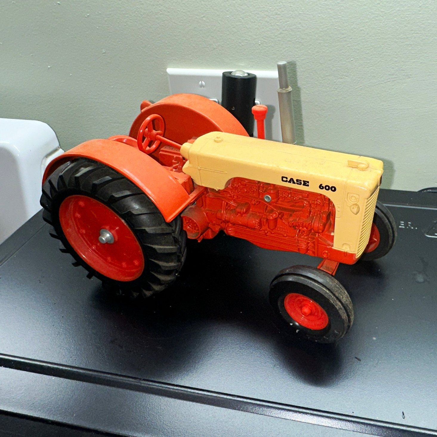 Case 600 Diecast Farm Tractor Toy Vehicle Orange/Beige/Black