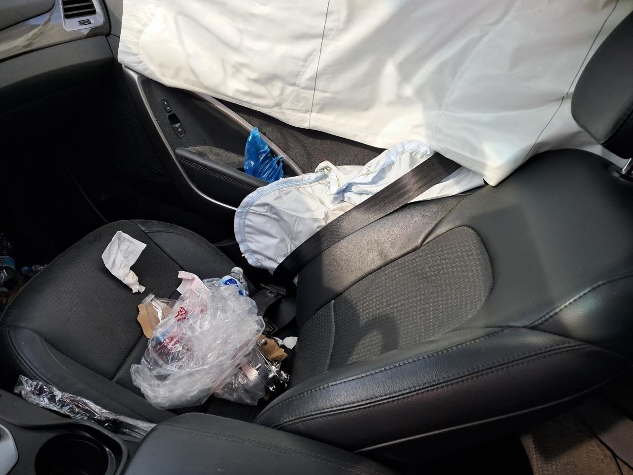 SANTA FE 2015 Glove Box 4798852