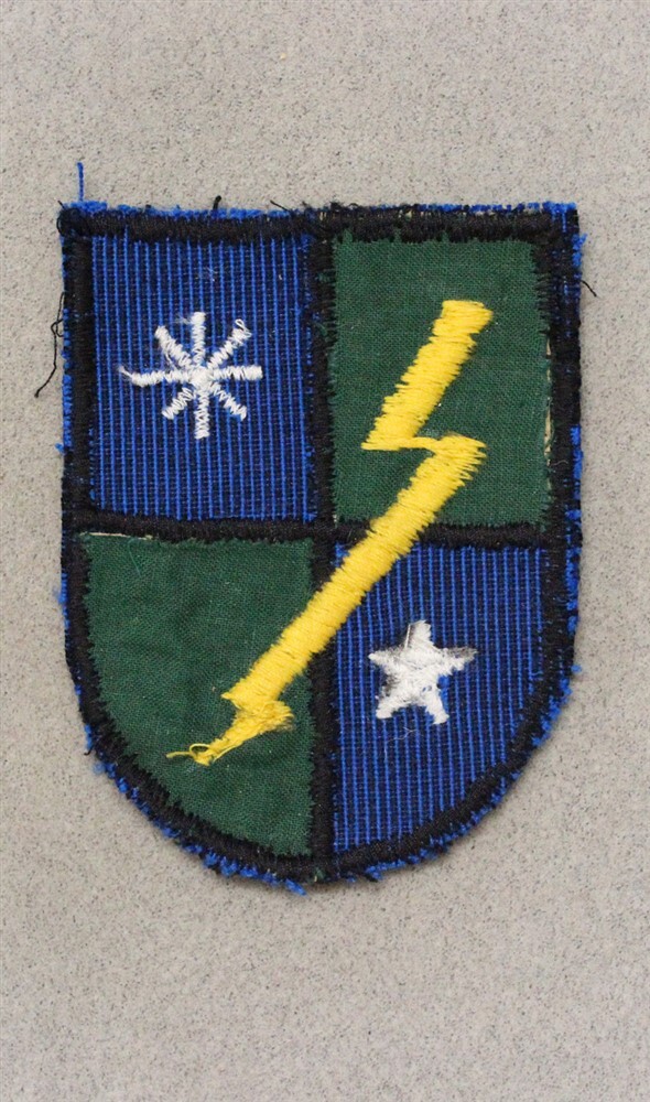 Army patch 6630: 75th Ranger Airborne Regiment - VN era, Asian made