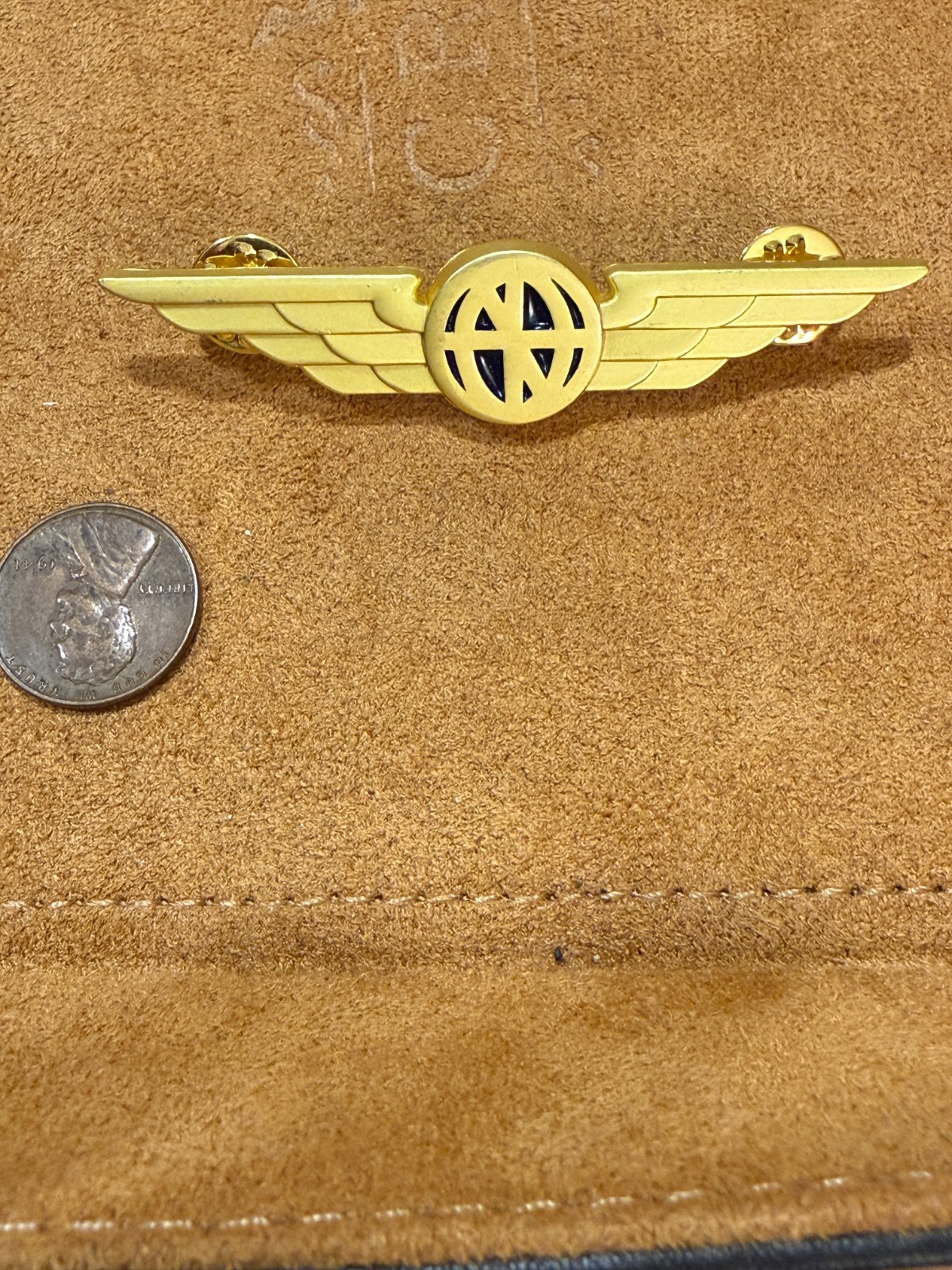 Luso Aviation Universal Pilot Wings Gold-Tone Aviator's Shirt Lapel Pin 7463