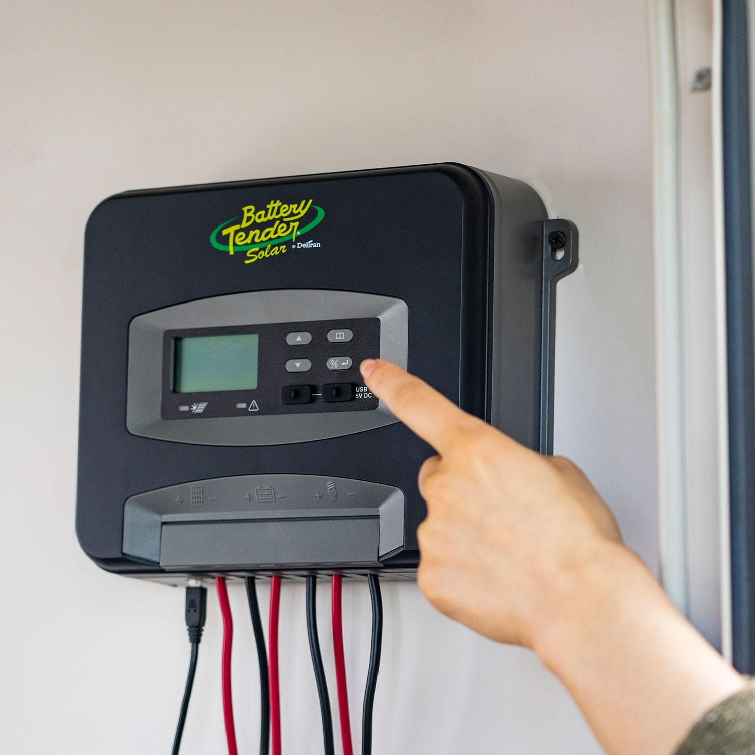 Battery Tender 30 AMP, 12V/24V MPPT Solar Panel Controller